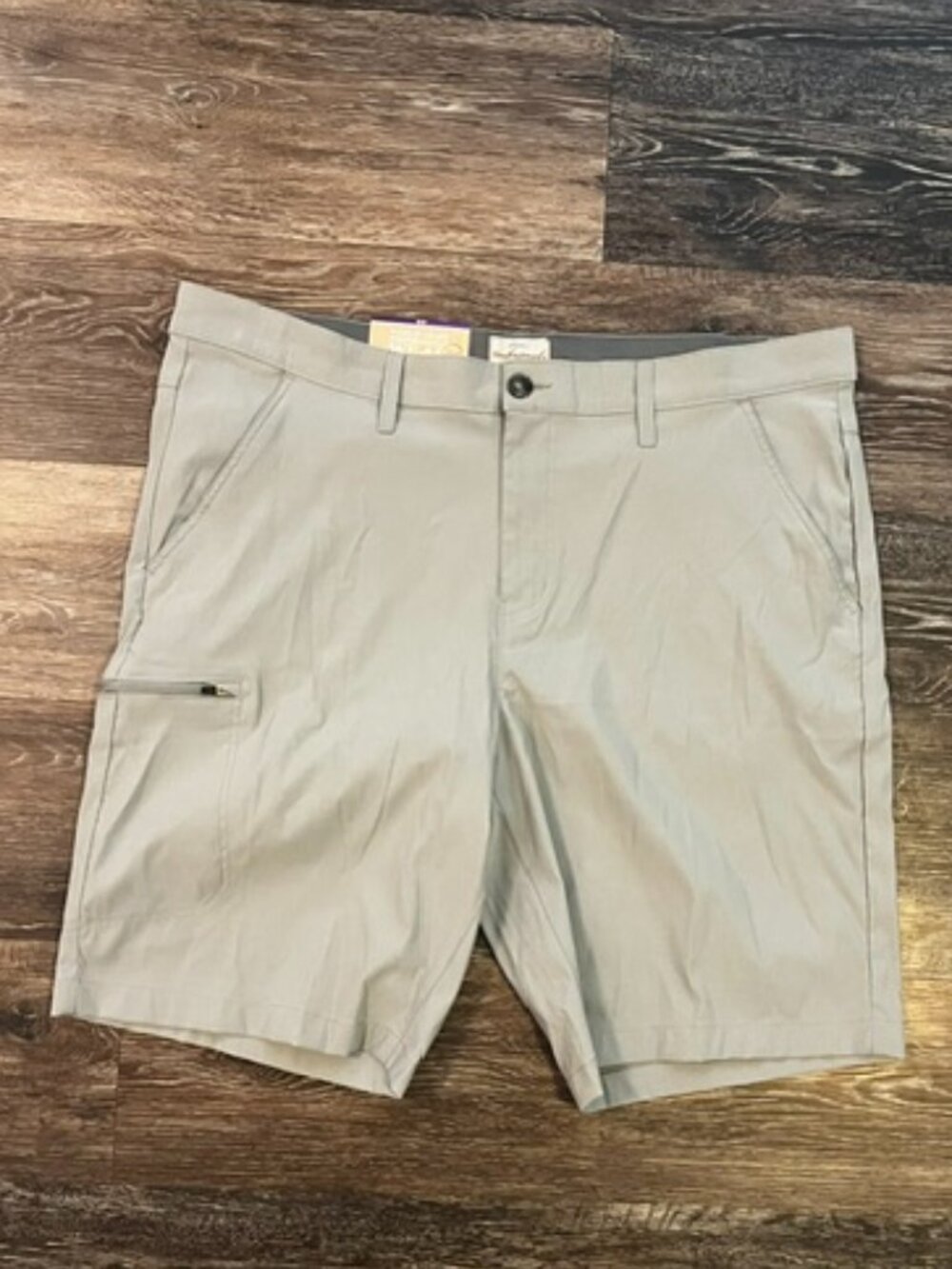 New w/tags Men's Original Weatherproof Vintage Performance Shorts, Size 40, Gray